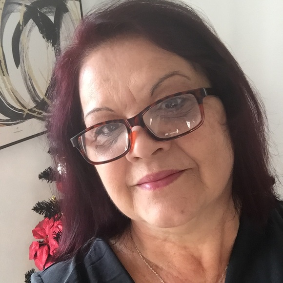 Meet your Posher, Gladys - Picture 2 of 4